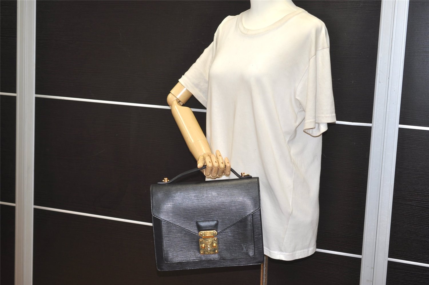 Authentic Louis Vuitton Epi Monceau 2Way Shoulder Hand Bag Black M52122 LV 3994J