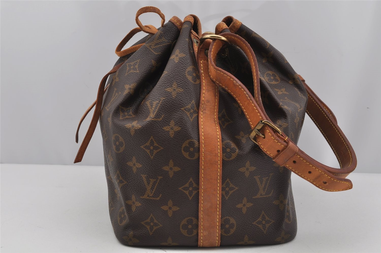 Authentic Louis Vuitton Monogram Petit Noe M42226 Shoulder Drawstring Bag 3995J