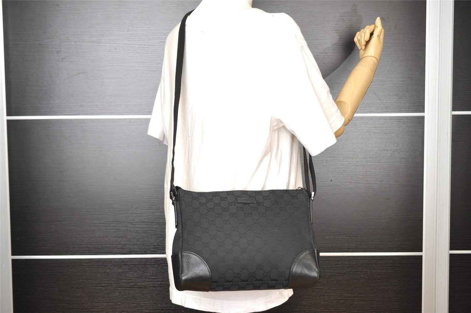 Authentic GUCCI Shoulder Cross Body Bag GG Canvas Leather 114273 Black 3996I