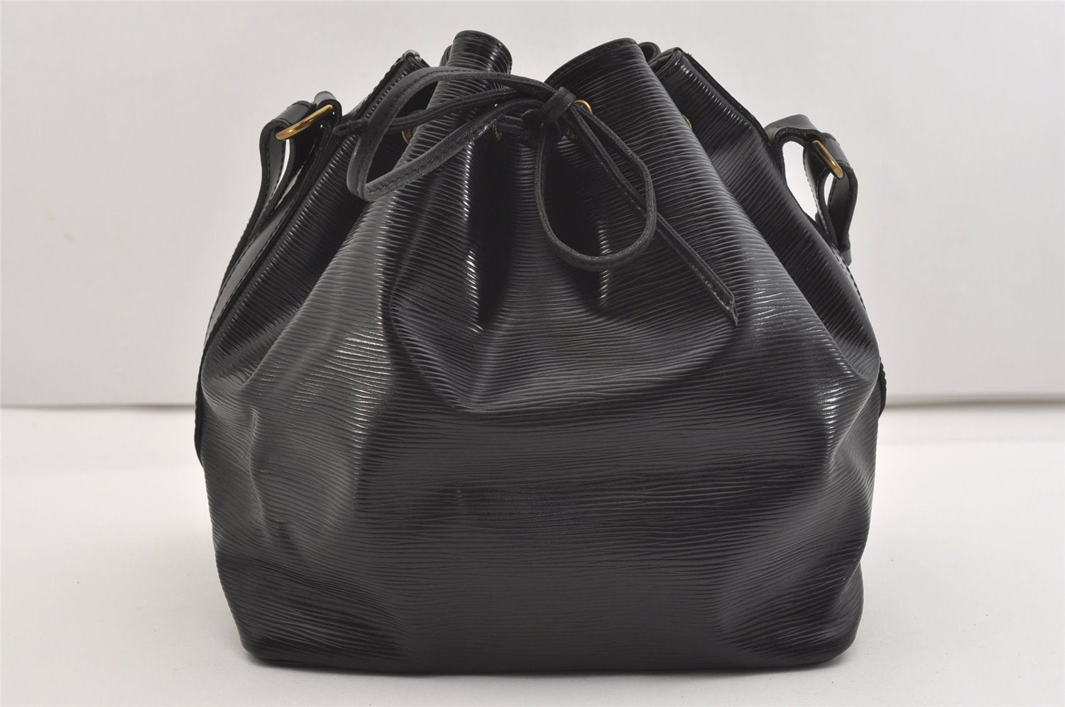 Authentic Louis Vuitton Epi Petit Noe Shoulder Drawstring Bag M59012 Black 3997J