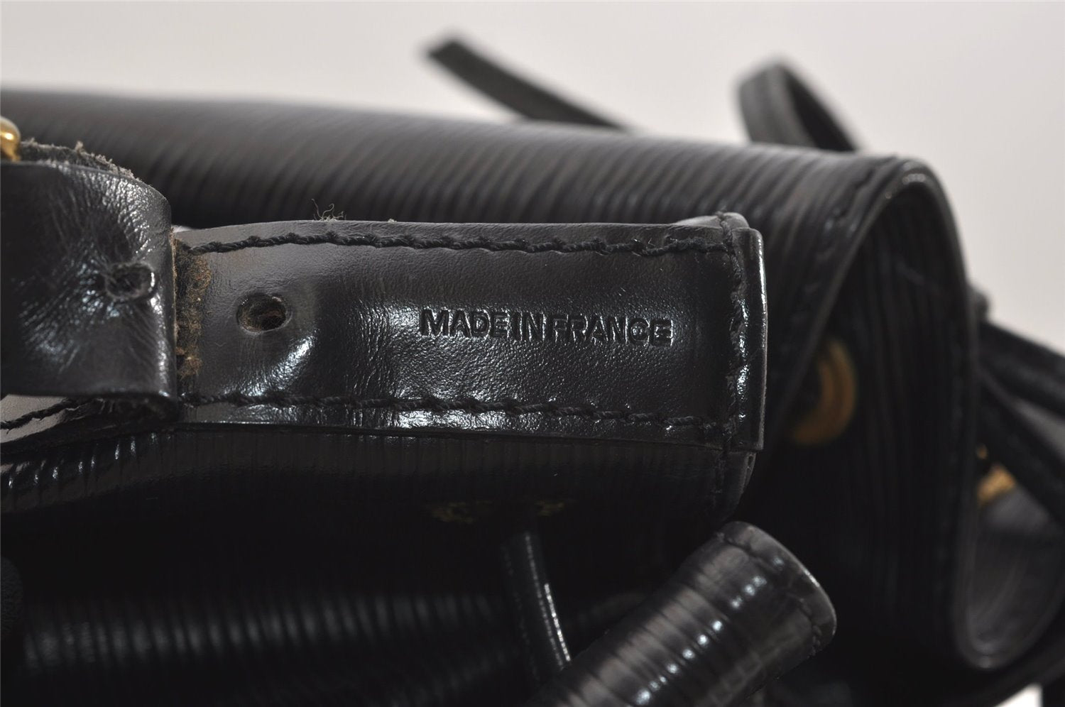 Authentic Louis Vuitton Epi Petit Noe Shoulder Drawstring Bag M59012 Black 3997J