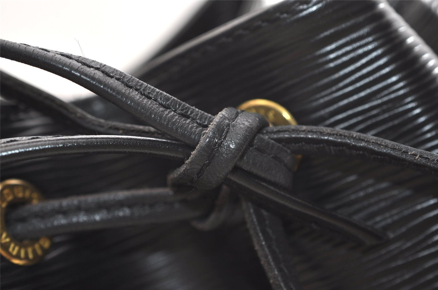 Authentic Louis Vuitton Epi Petit Noe Shoulder Drawstring Bag M59012 Black 3997J