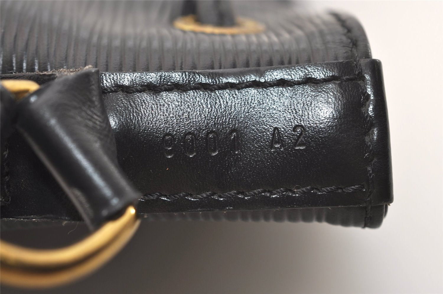 Authentic Louis Vuitton Epi Petit Noe Shoulder Drawstring Bag M59012 Black 3997J