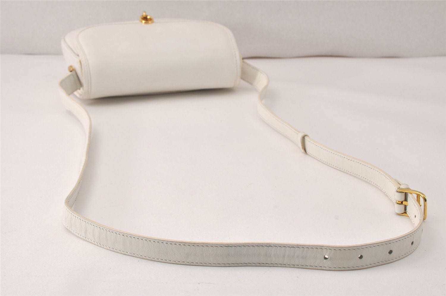 Authentic CELINE Vintage Shoulder Cross Body Bag Purse Leather White 3998K
