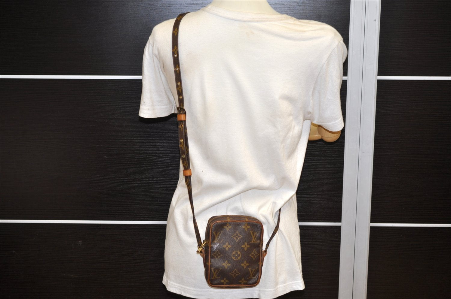 Auth Louis Vuitton Monogram Mini Poche Danube Shoulder Cross Bag M45268 LV 4004K