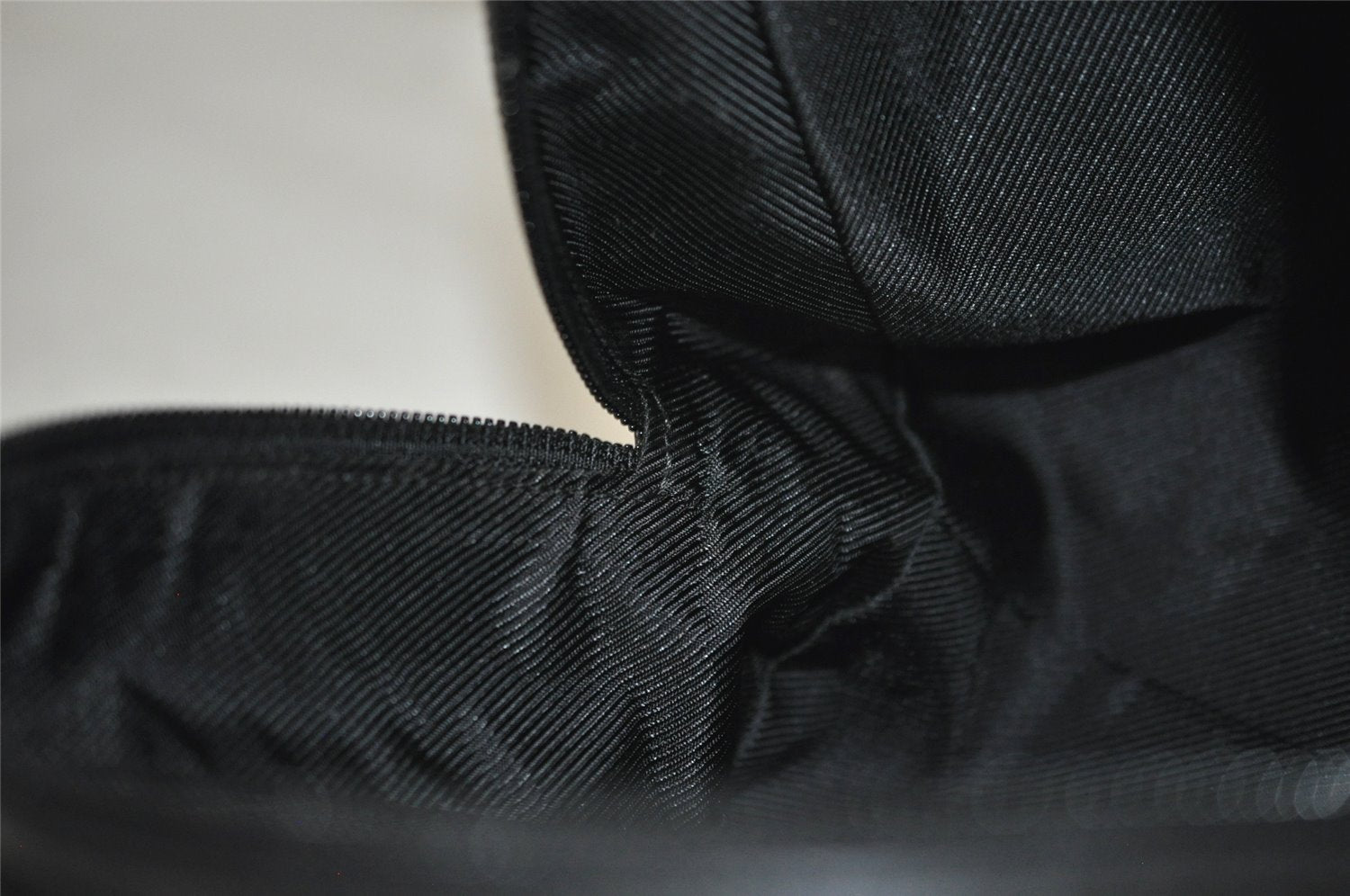 Authentic GUCCI Vintage Hand Bag Purse GG Canvas Leather 124542 Black 4006I