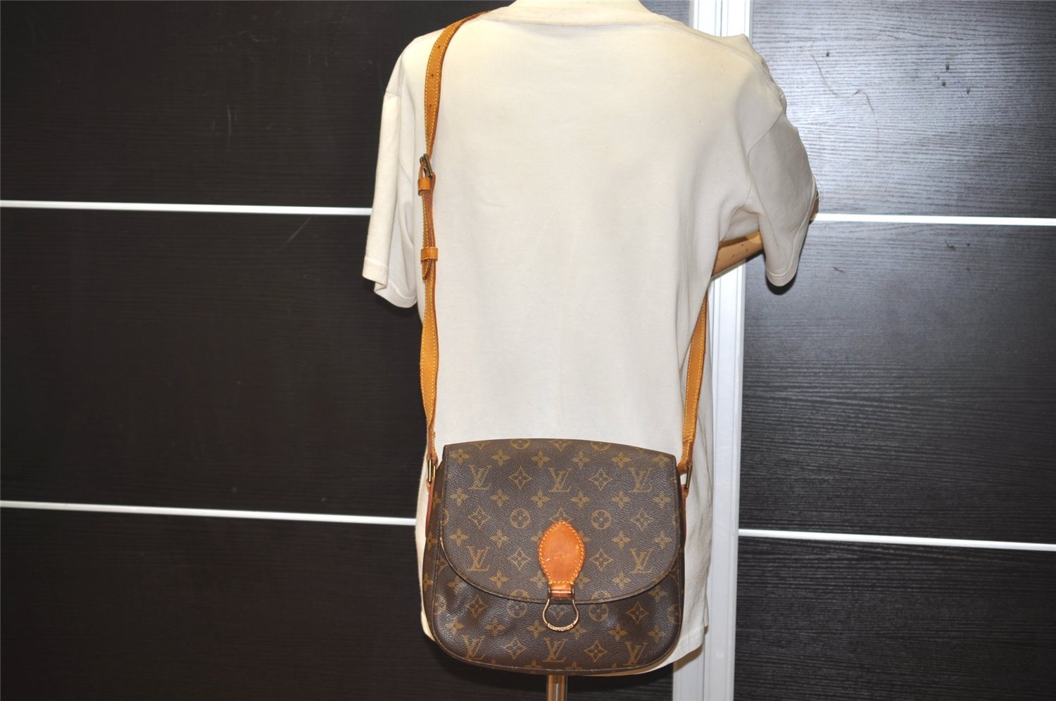 Authentic Louis Vuitton Monogram Saint Cloud GM M51242 Shoulder Cross Bag 4008J