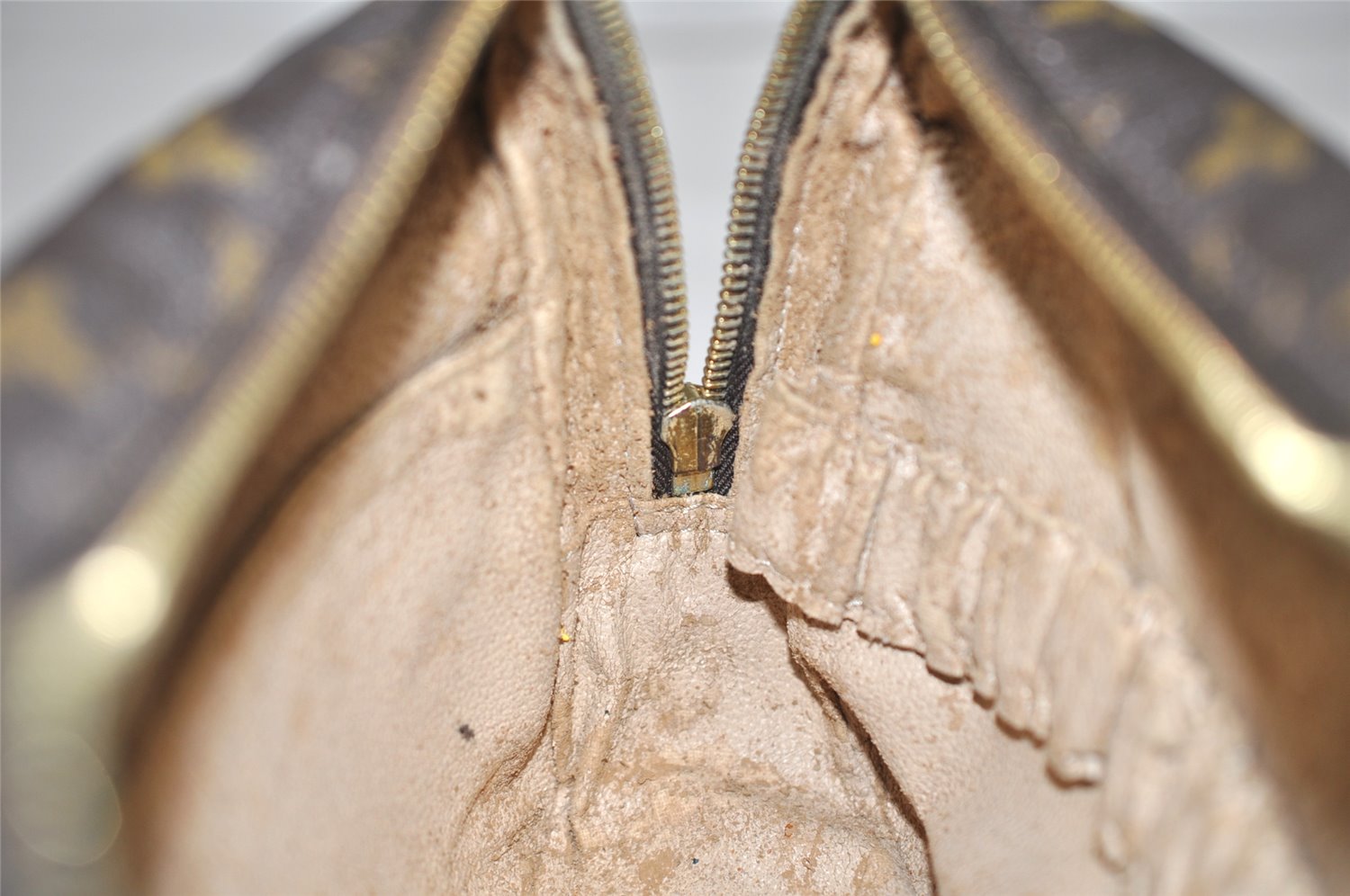 Auth Louis Vuitton Monogram Trousse Toilette 23 Clutch Bag M47524 LV Junk 4017K