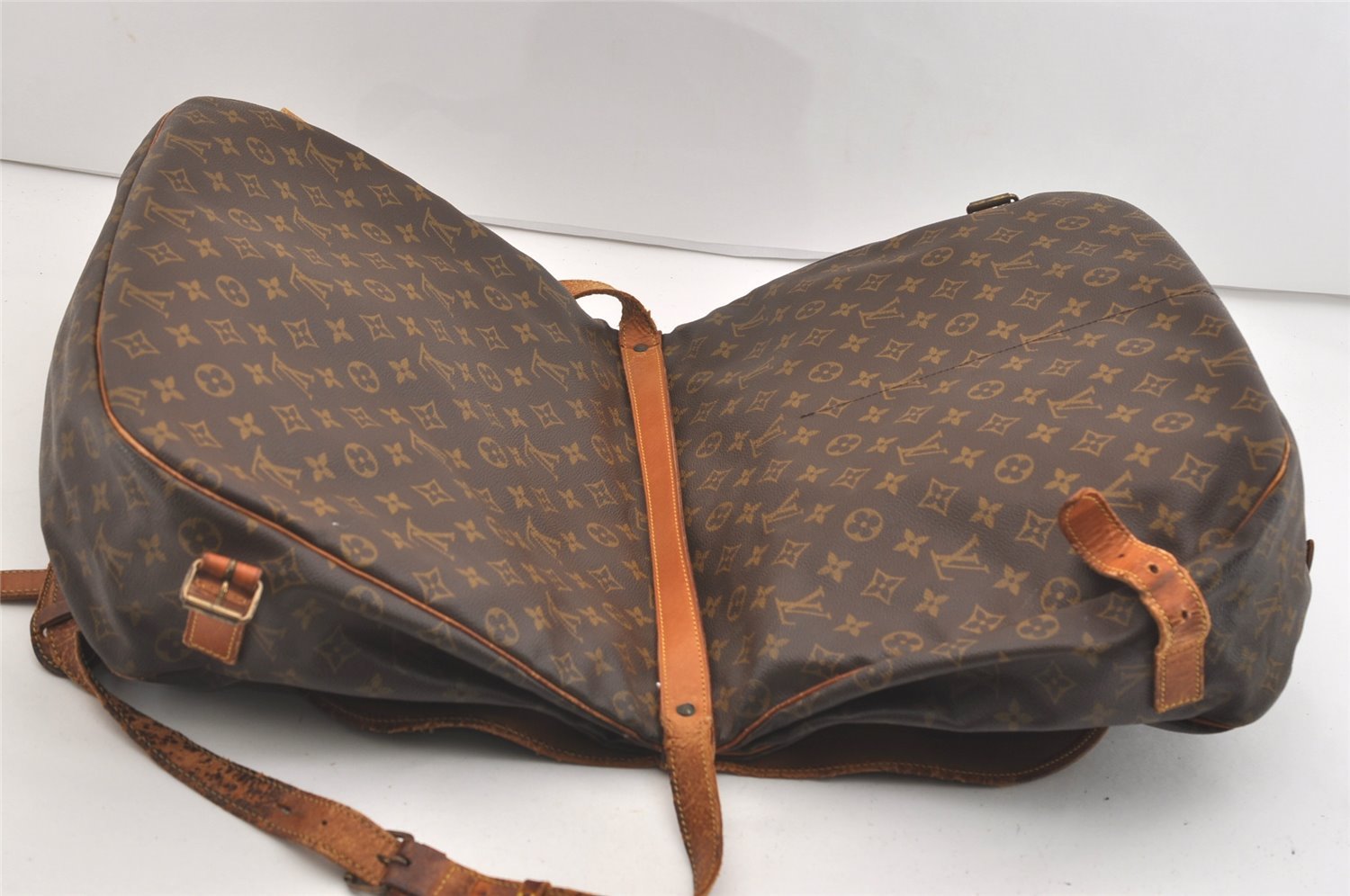 Authentic Louis Vuitton Monogram Saumur 43 Shoulder Cross Bag M42252 LV 4028J