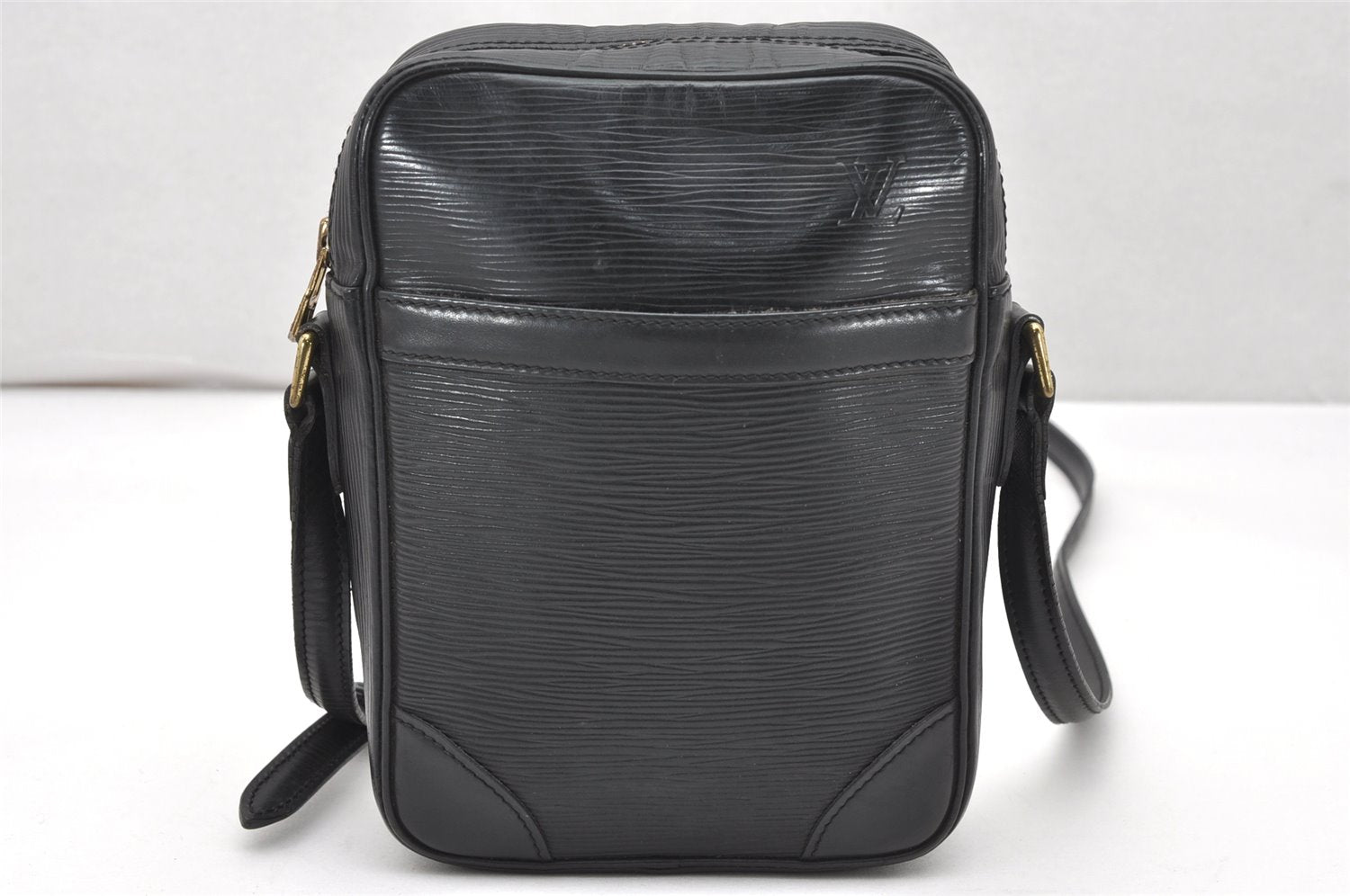 Authentic Louis Vuitton Epi Danube Shoulder Cross Bag Black M45632 LV 4029K