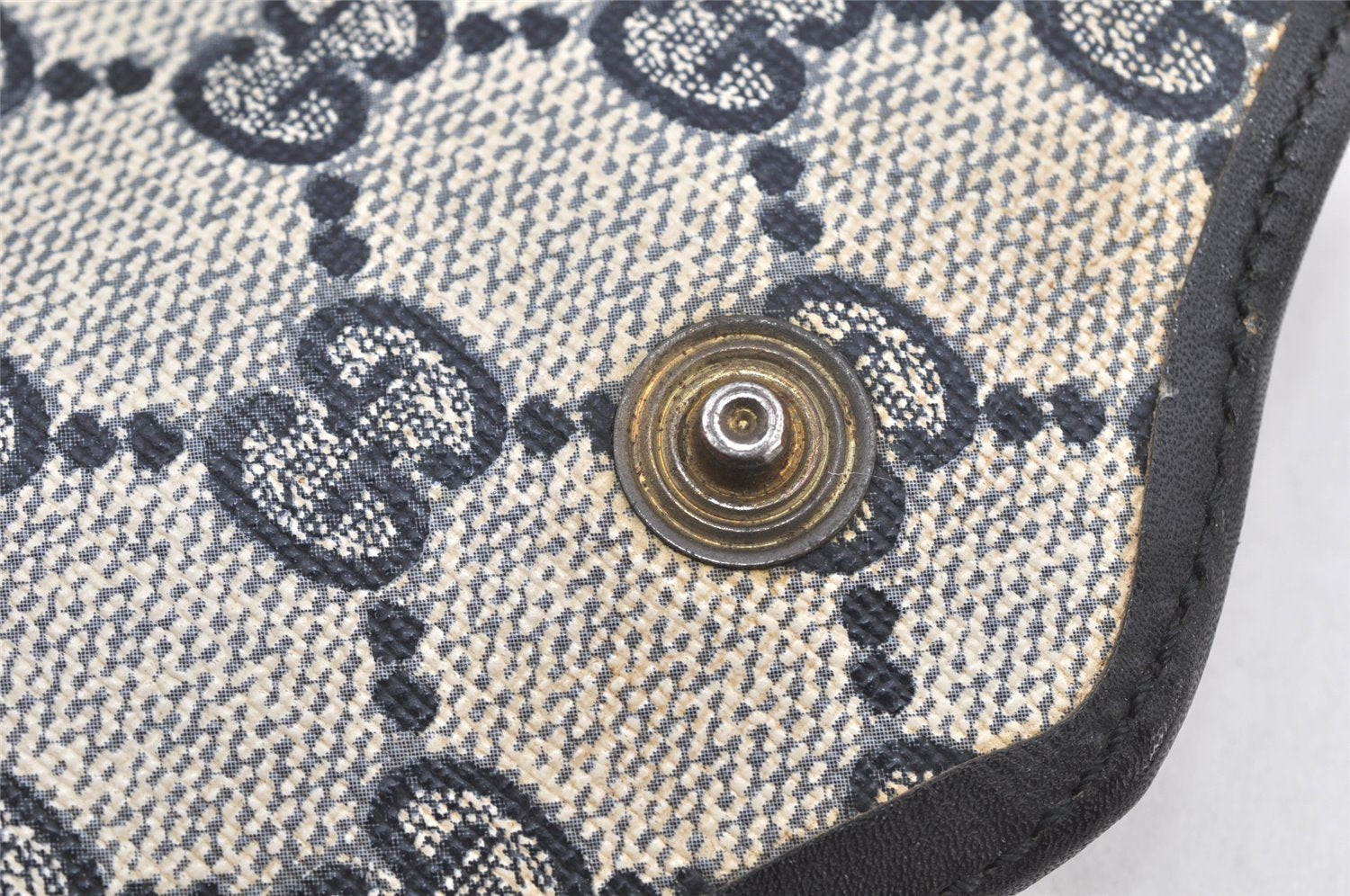 Authentic GUCCI Shoulder Clutch Bag Purse GG PVC Leather Navy Blue Junk 4035K