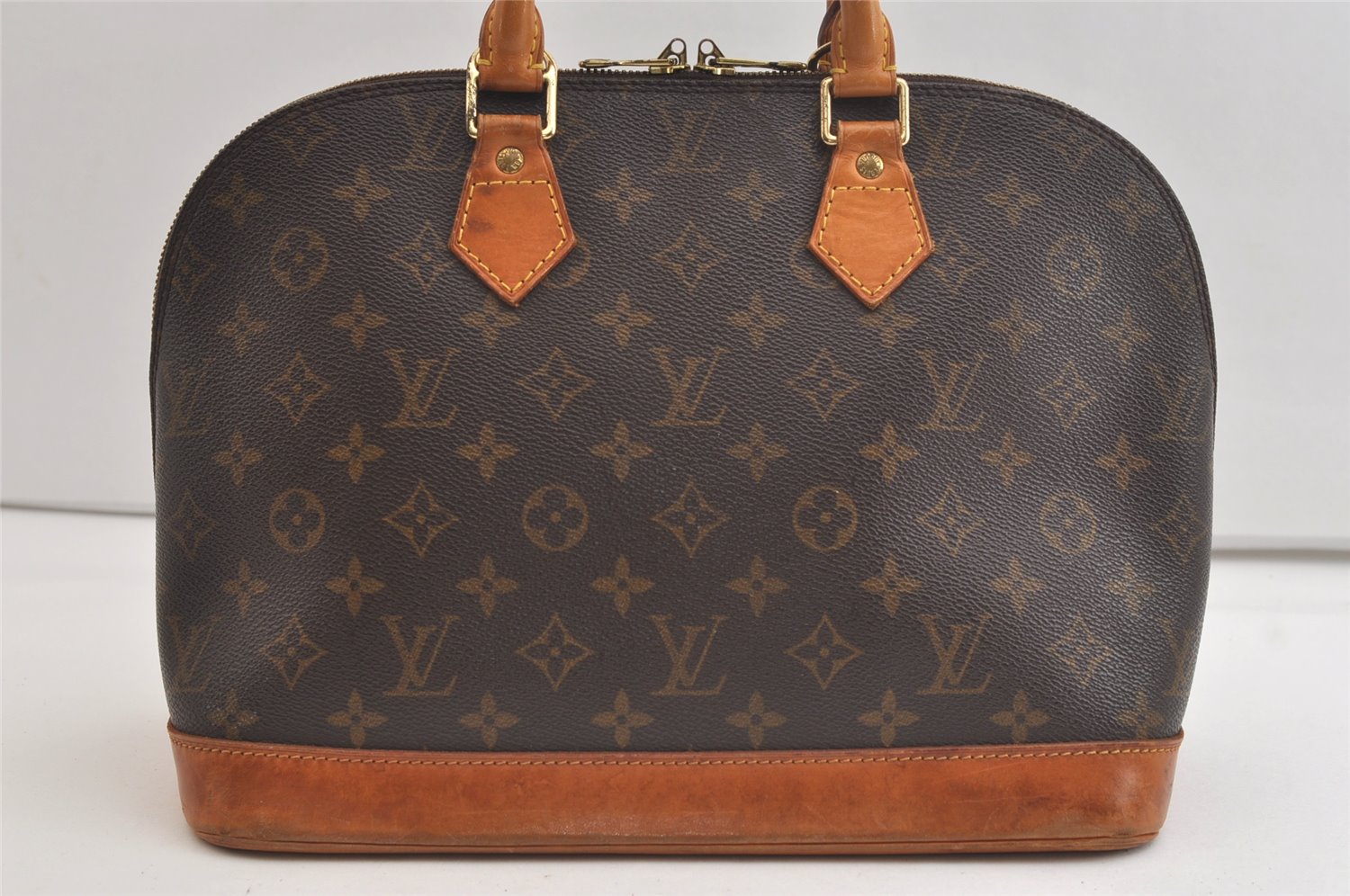 Authentic Louis Vuitton Monogram Alma Hand Bag Purse M51130 LV 4043K