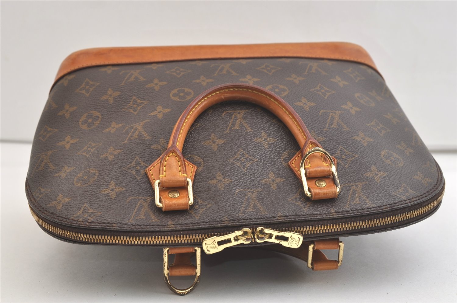 Authentic Louis Vuitton Monogram Alma Hand Bag Purse M51130 LV 4043K