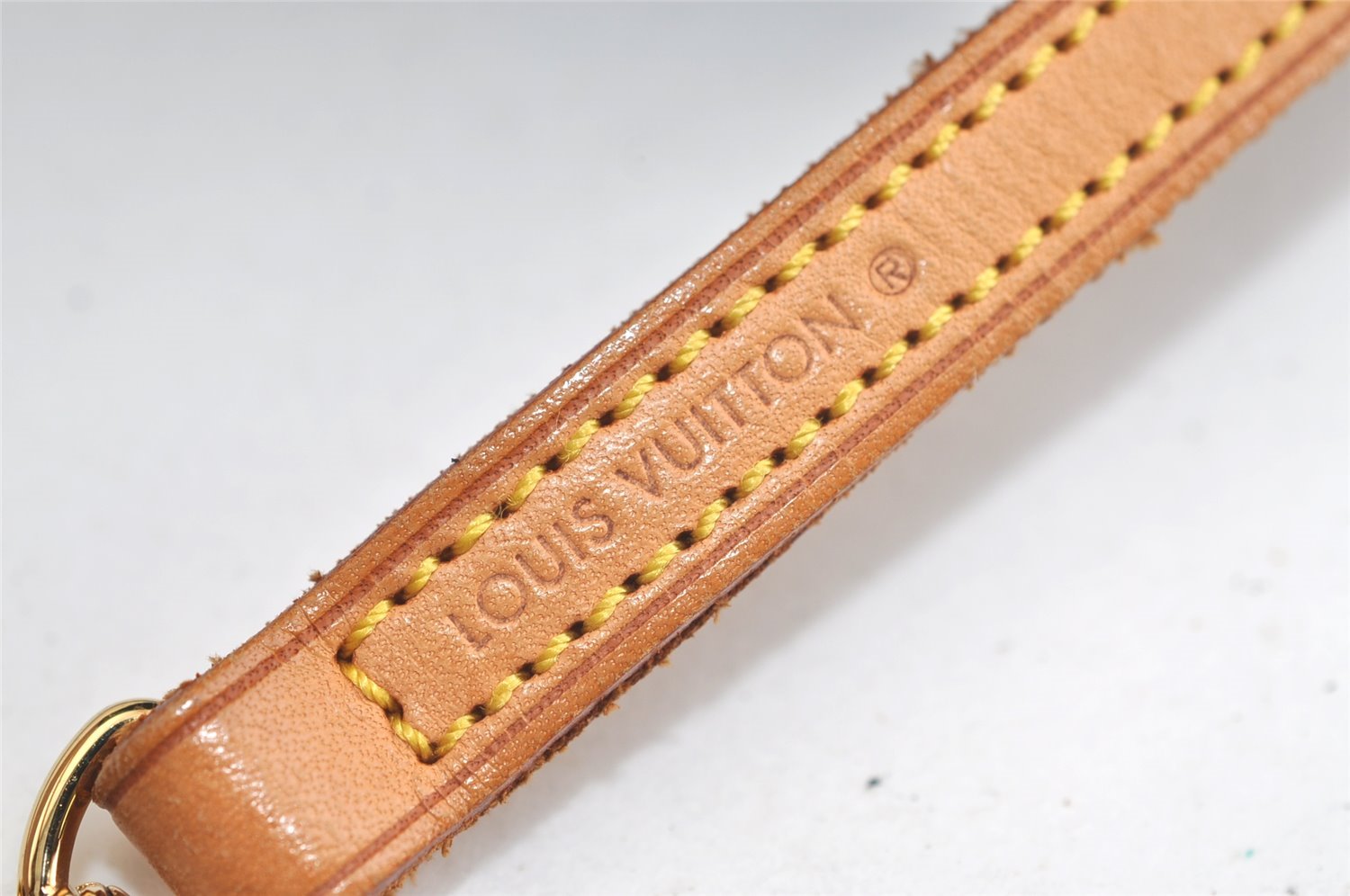 Authentic Louis Vuitton Leather Shoulder Strap Beige 47.2