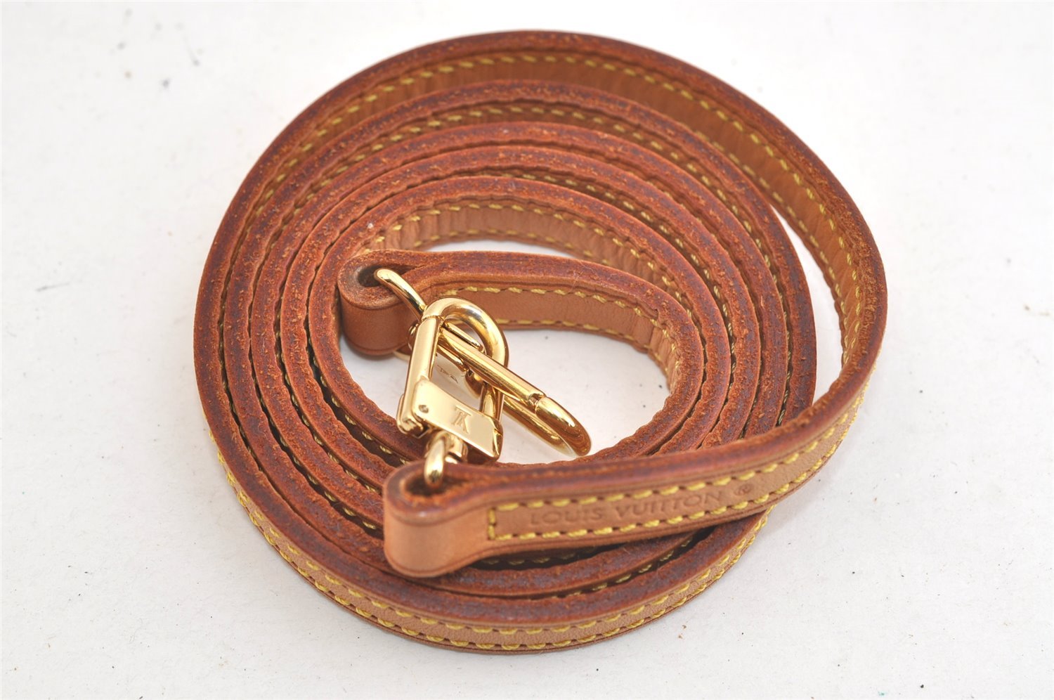 Authentic Louis Vuitton Leather Shoulder Strap Beige 47.2