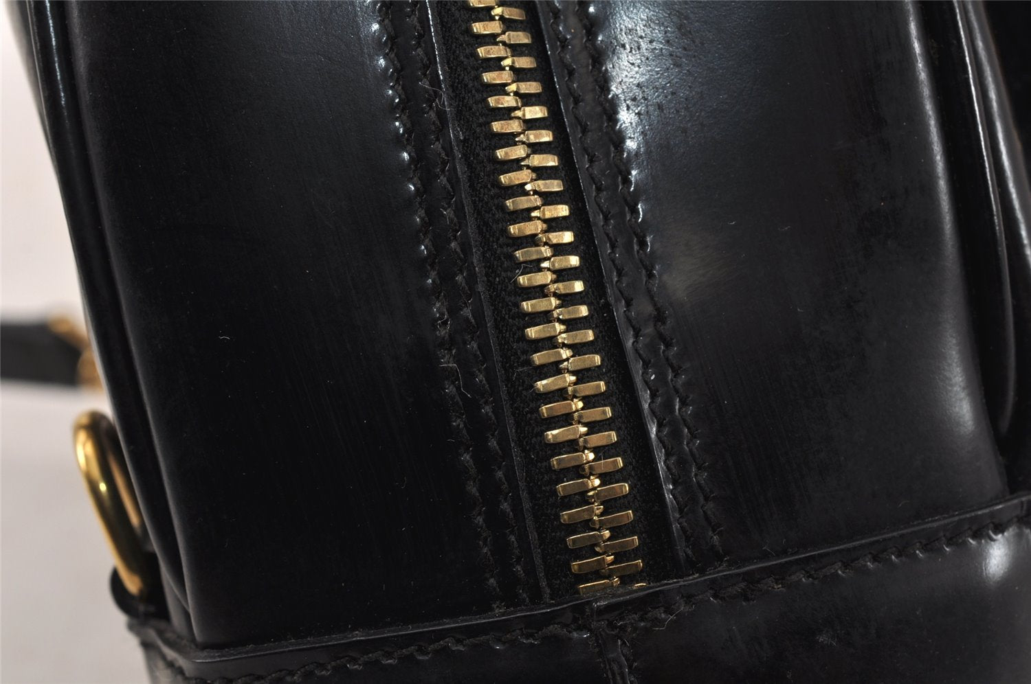 Authentic GUCCI Vintage Bamboo Shoulder Bag Purse Enamel Black Junk 4053K