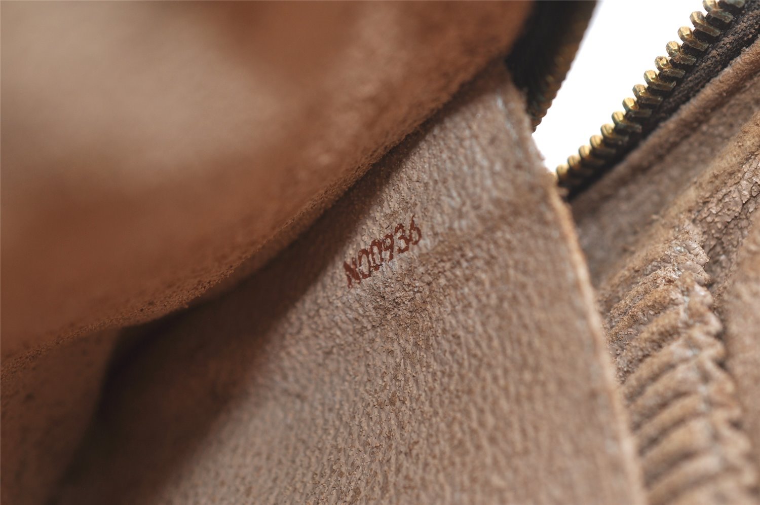 Auth Louis Vuitton Monogram Trousse Toilette 23 Clutch Bag M47524 Junk 4059K