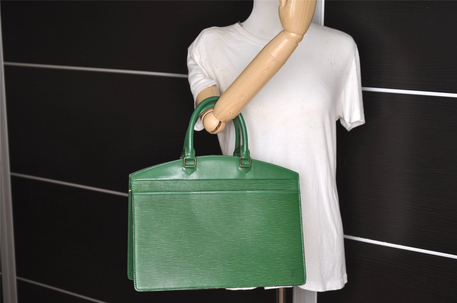 Authentic Louis Vuitton Epi Riviera Hand Bag Green M48184 LV 4064J