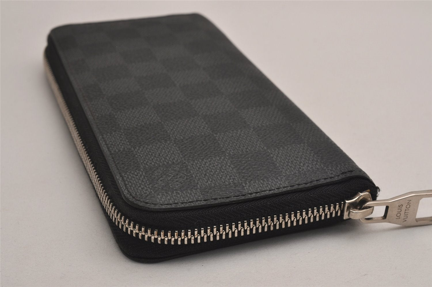 Authentic Louis Vuitton Damier Graphite Zippy Wallet Vertical N63095 LV 4075J