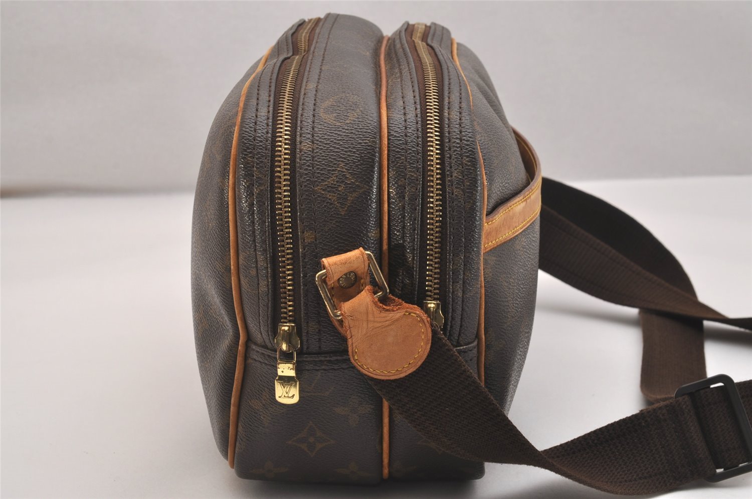 Authentic Louis Vuitton Monogram Reporter PM Shoulder Cross Bag M45254 LV 4088J