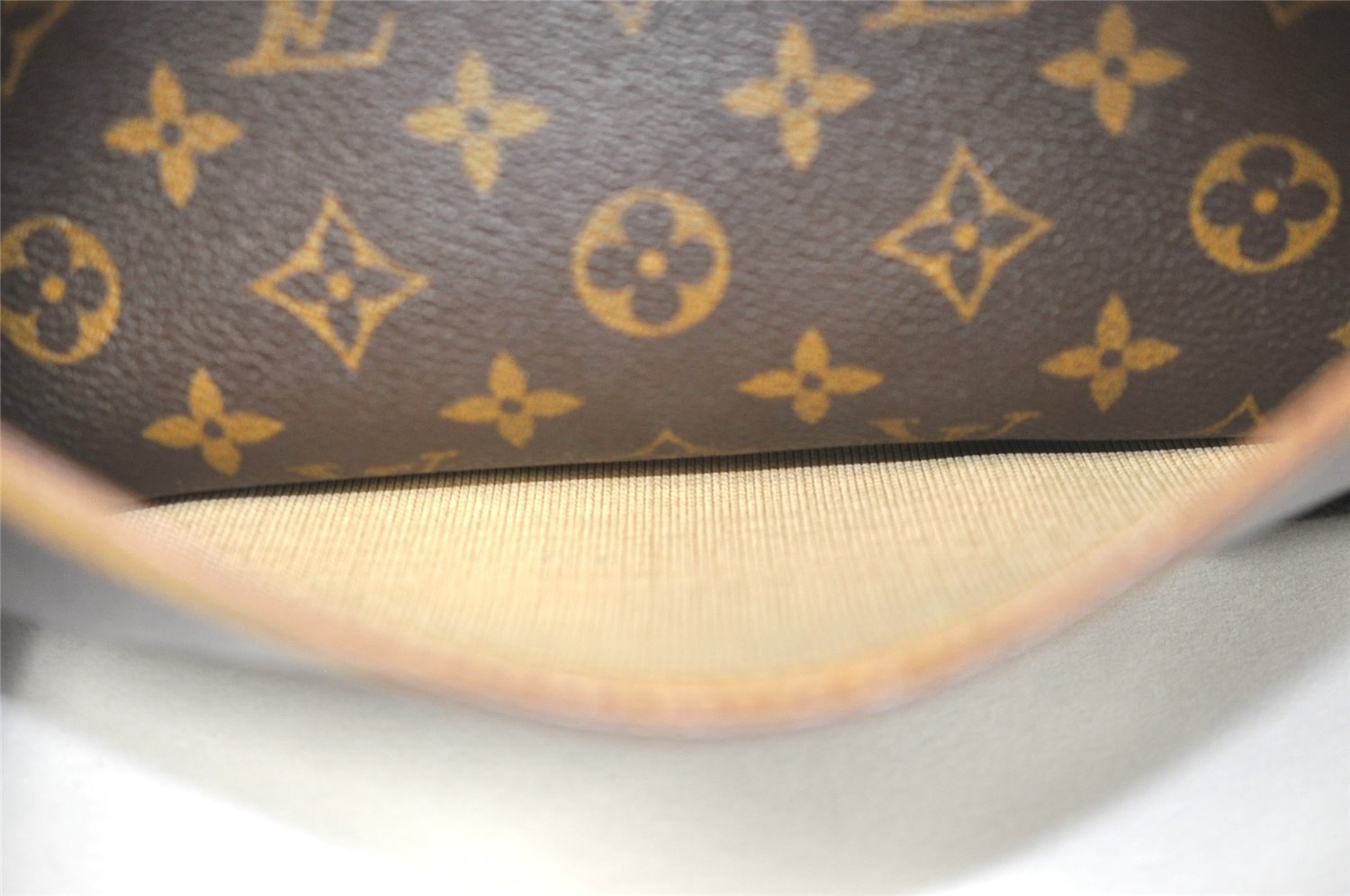 Authentic Louis Vuitton Monogram Reporter PM Shoulder Cross Bag M45254 LV 4088J