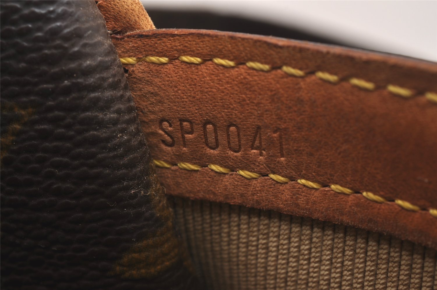 Authentic Louis Vuitton Monogram Reporter PM Shoulder Cross Bag M45254 LV 4088J