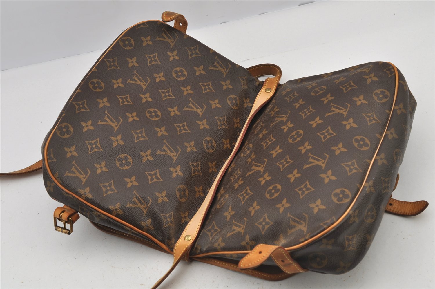 Authentic Louis Vuitton Monogram Saumur 30 Shoulder Cross Bag M42256 LV 4089J