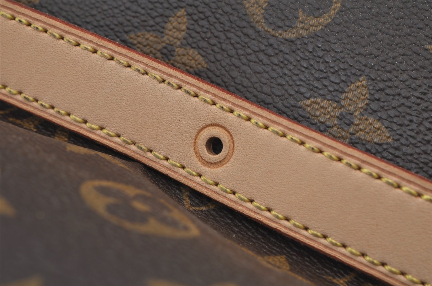 Authentic Louis Vuitton Monogram Saumur 30 Shoulder Cross Bag M42256 LV 4089J