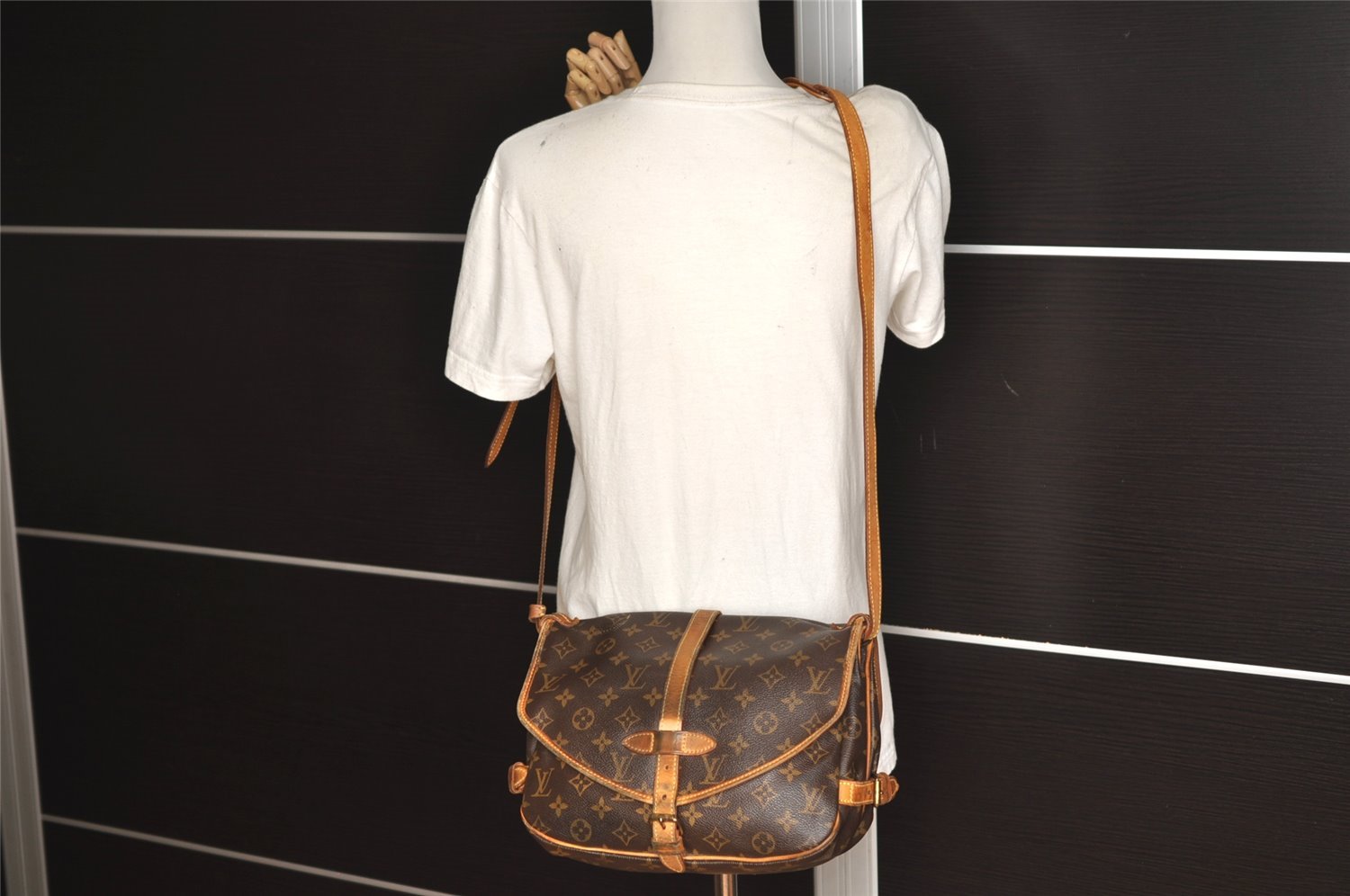 Authentic Louis Vuitton Monogram Saumur 30 Shoulder Cross Bag M42256 LV 4089J