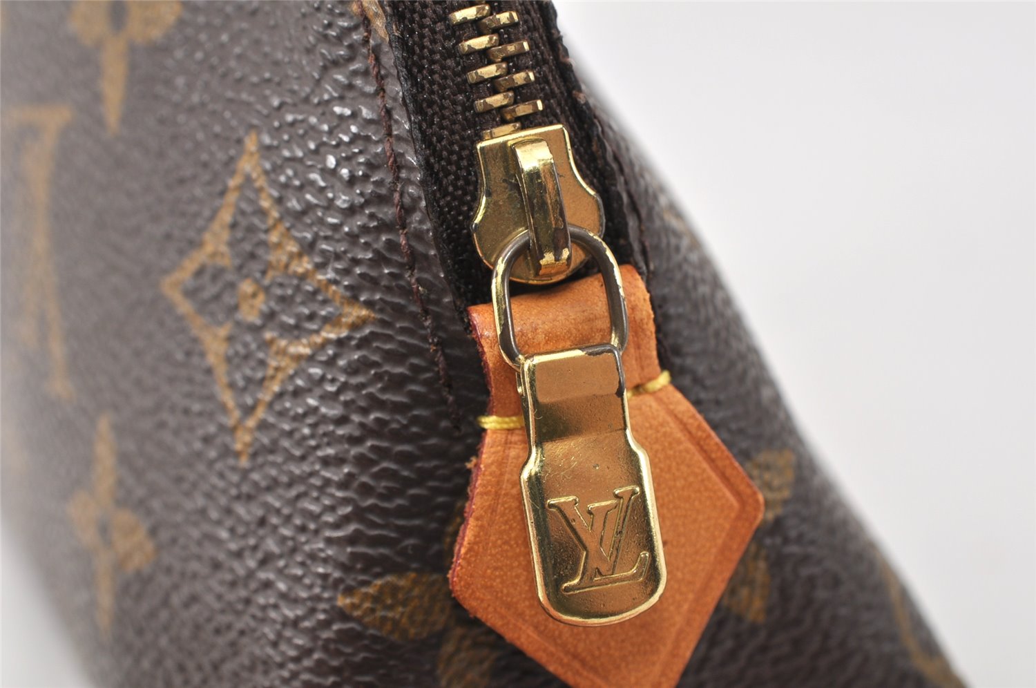 Authentic Louis Vuitton Monogram Pochette Cosmetic Pouch M47515 LV 4093K