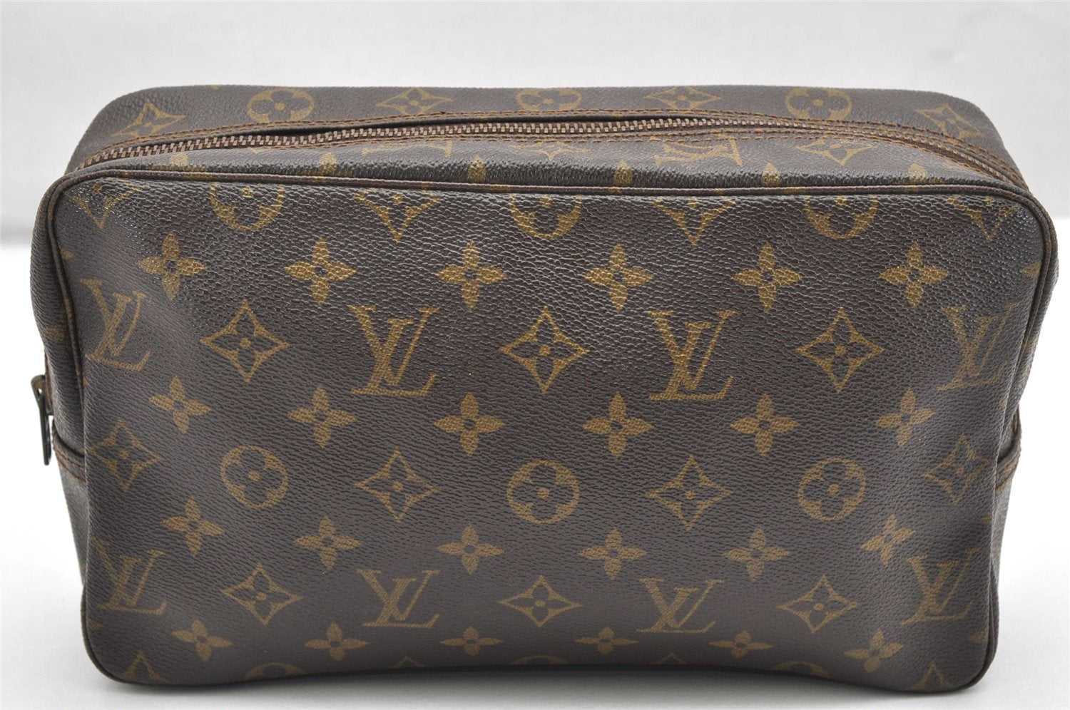 Auth Louis Vuitton Monogram Trousse Toilette 28 Clutch Hand Bag Old Model 4095K