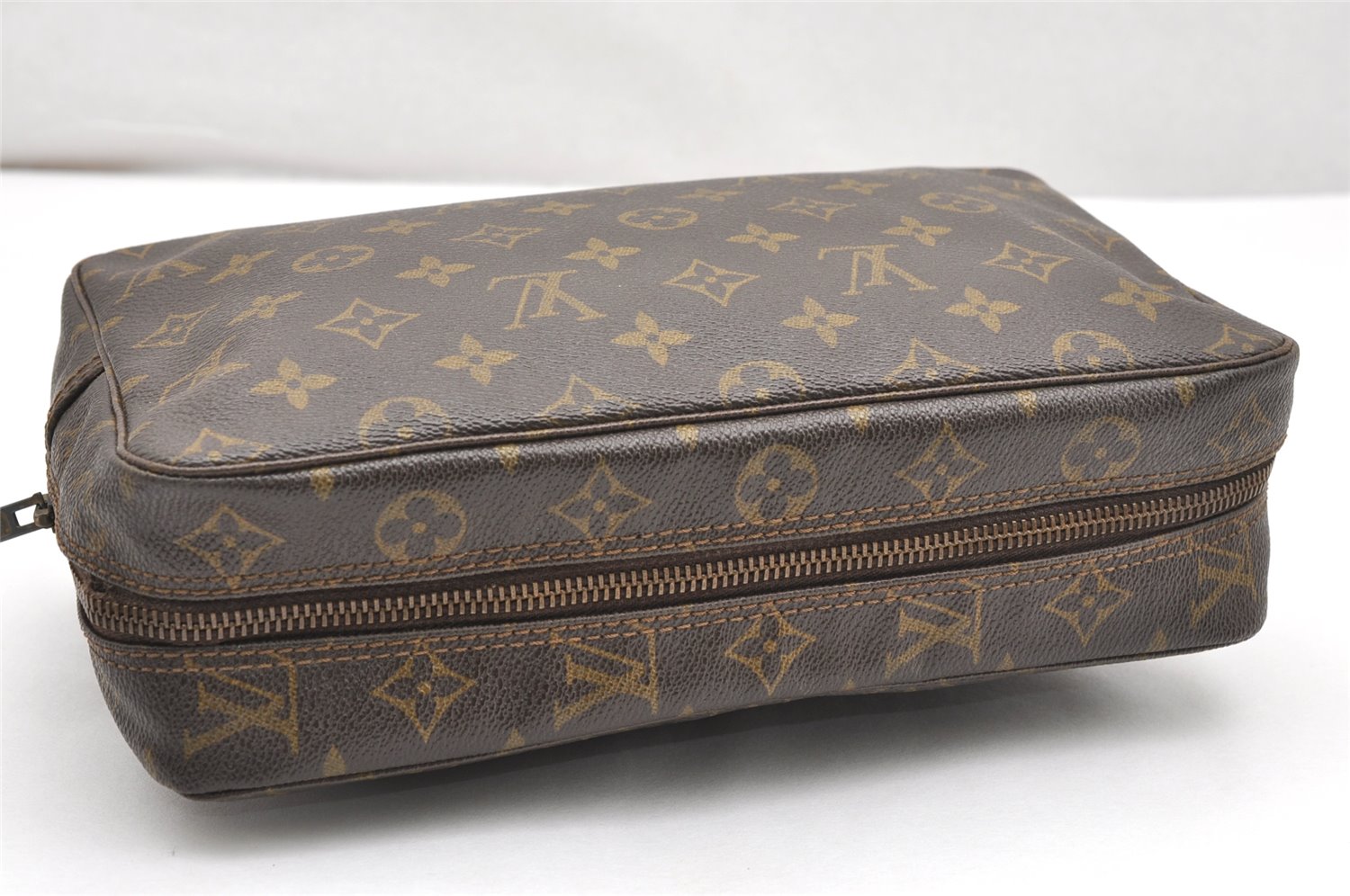 Auth Louis Vuitton Monogram Trousse Toilette 28 Clutch Hand Bag Old Model 4095K