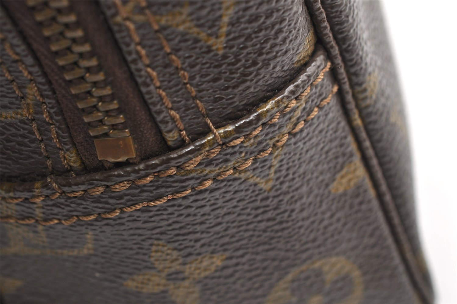 Auth Louis Vuitton Monogram Trousse Toilette 28 Clutch Hand Bag Old Model 4095K