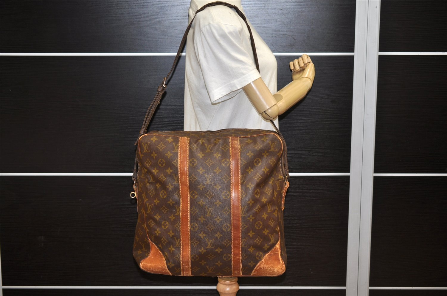 Auth Louis Vuitton Monogram Grand Marceau Shoulder Cross Bag Old Model LV 4096K