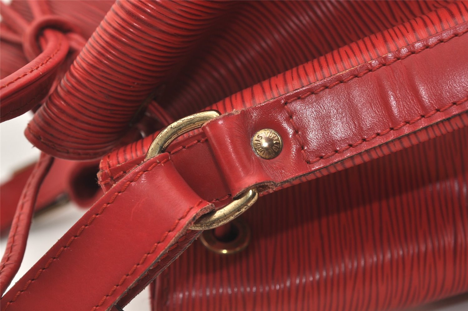 Authentic Louis Vuitton Epi Noe Shoulder Drawstring Bag Red M44007 LV 4097J