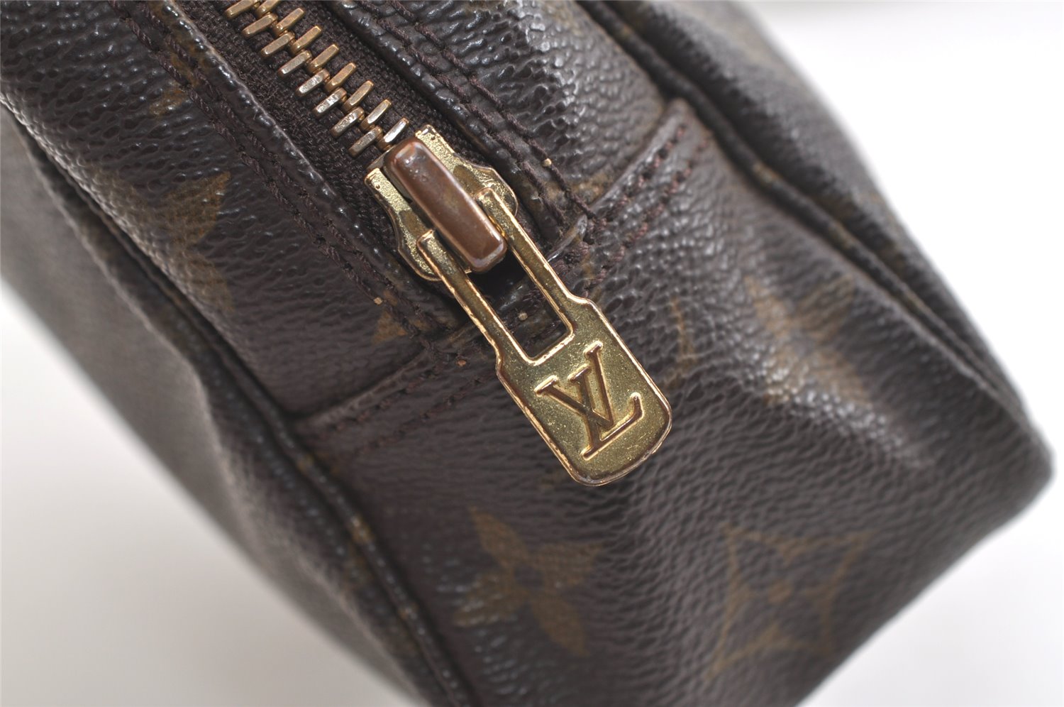 Auth Louis Vuitton Monogram Trousse Toilette 23 Clutch Hand Bag M47524 LV 4098K