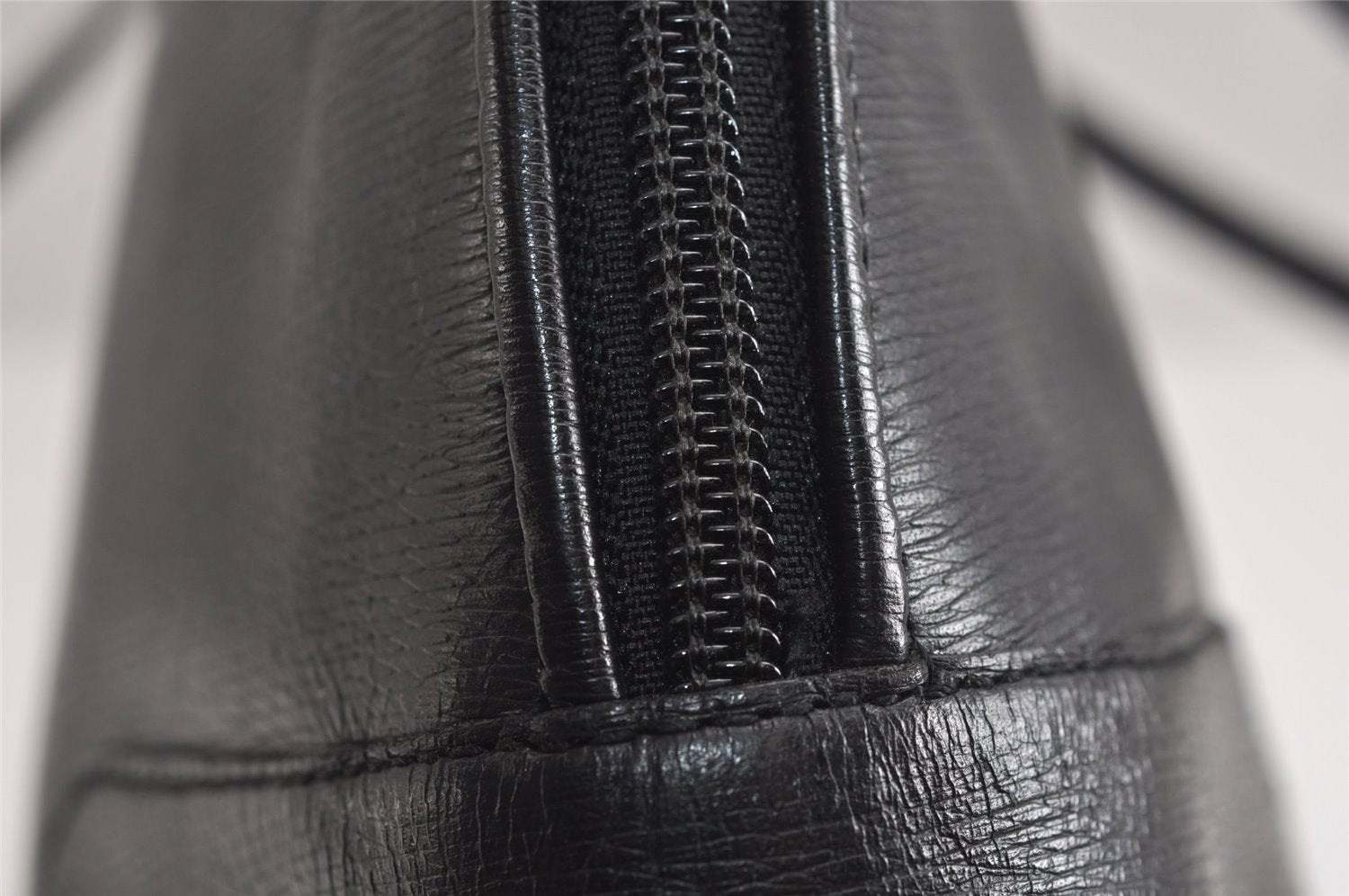 Authentic GUCCI Vintage Shoulder Tote Bag Leather 0021122 Black 4099J