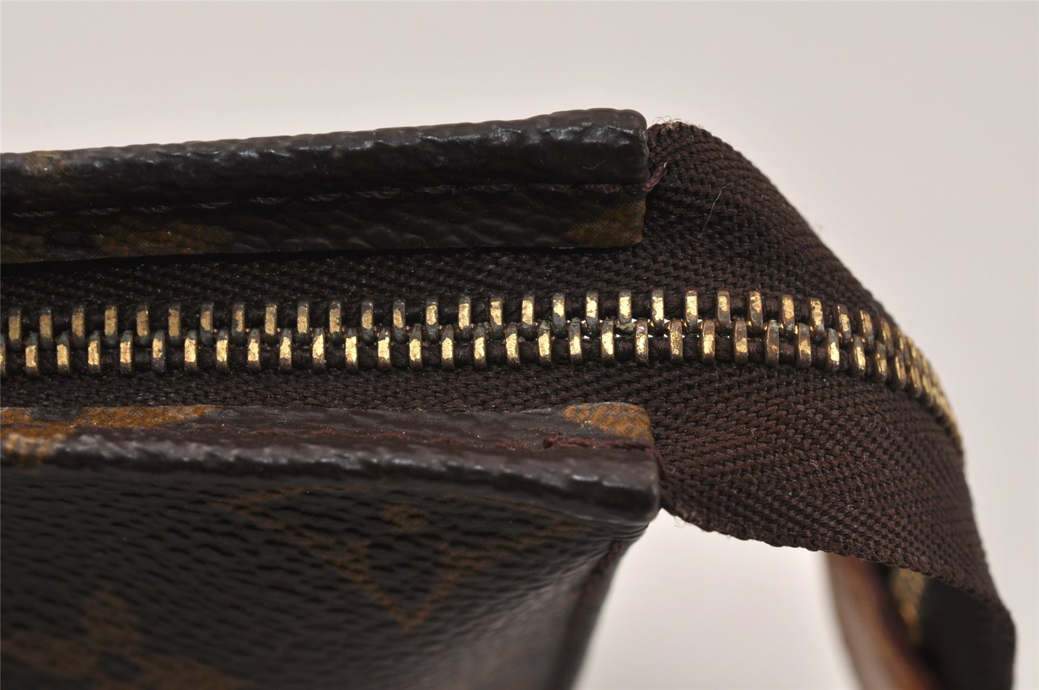 Auth Louis Vuitton Monogram Poche Toilette 19 M47544 Cosmetics Pouch Junk 4099K