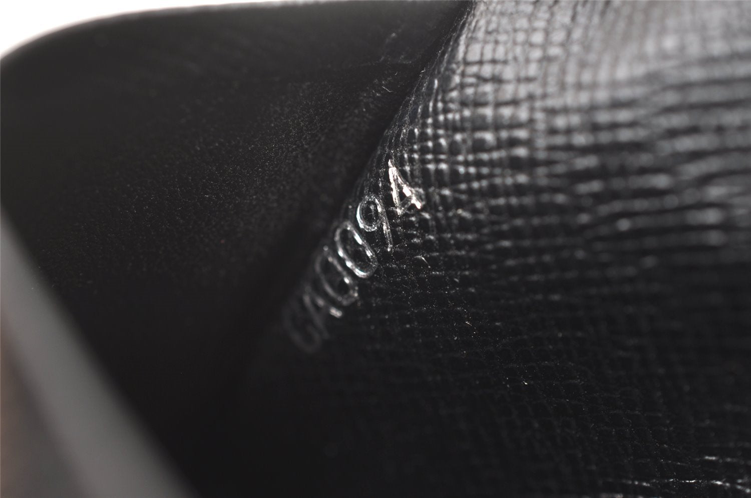 Auth Louis Vuitton Taiga Enveloppe Cartes de Visite Card Case Black Junk 4101I