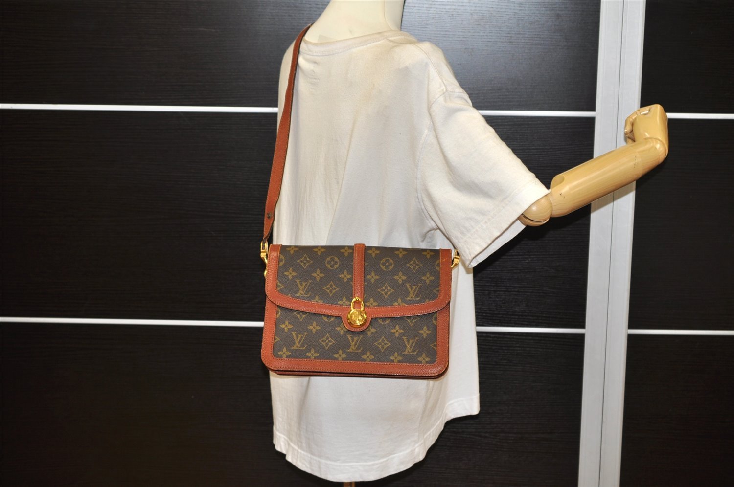 Authentic Louis Vuitton Monogram Sac Vendome Shoulder Bag M51414 LV Junk 4102K