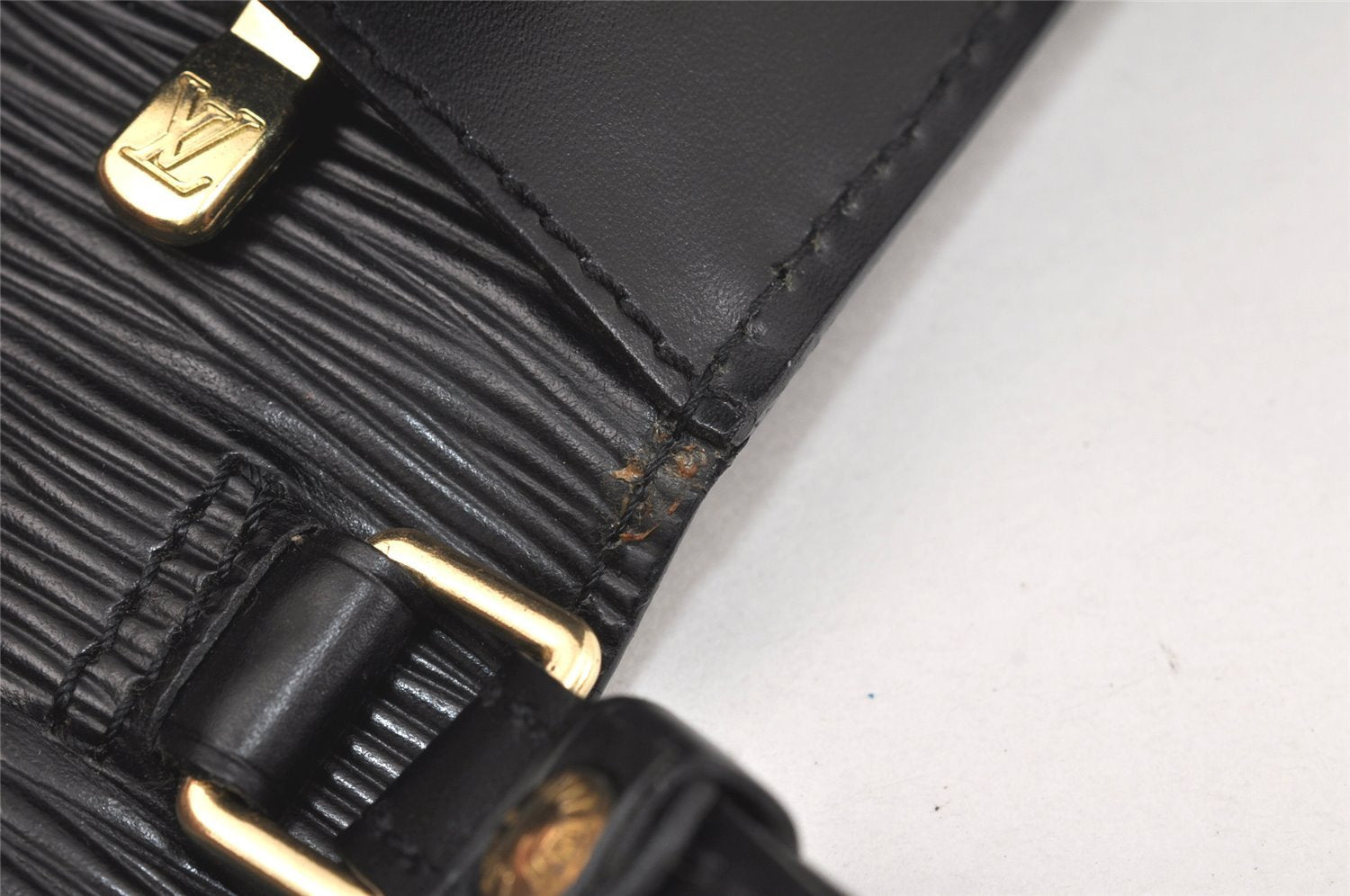 Authentic Louis Vuitton Epi Sellier Dragonne Clutch Bag Black M52612 LV 4105K