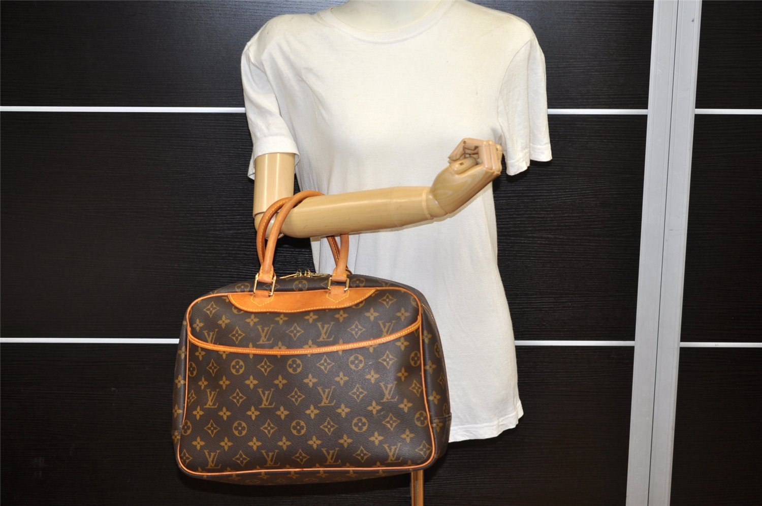 Authentic Louis Vuitton Monogram Deauville Hand Bag M47270 LV 4118K