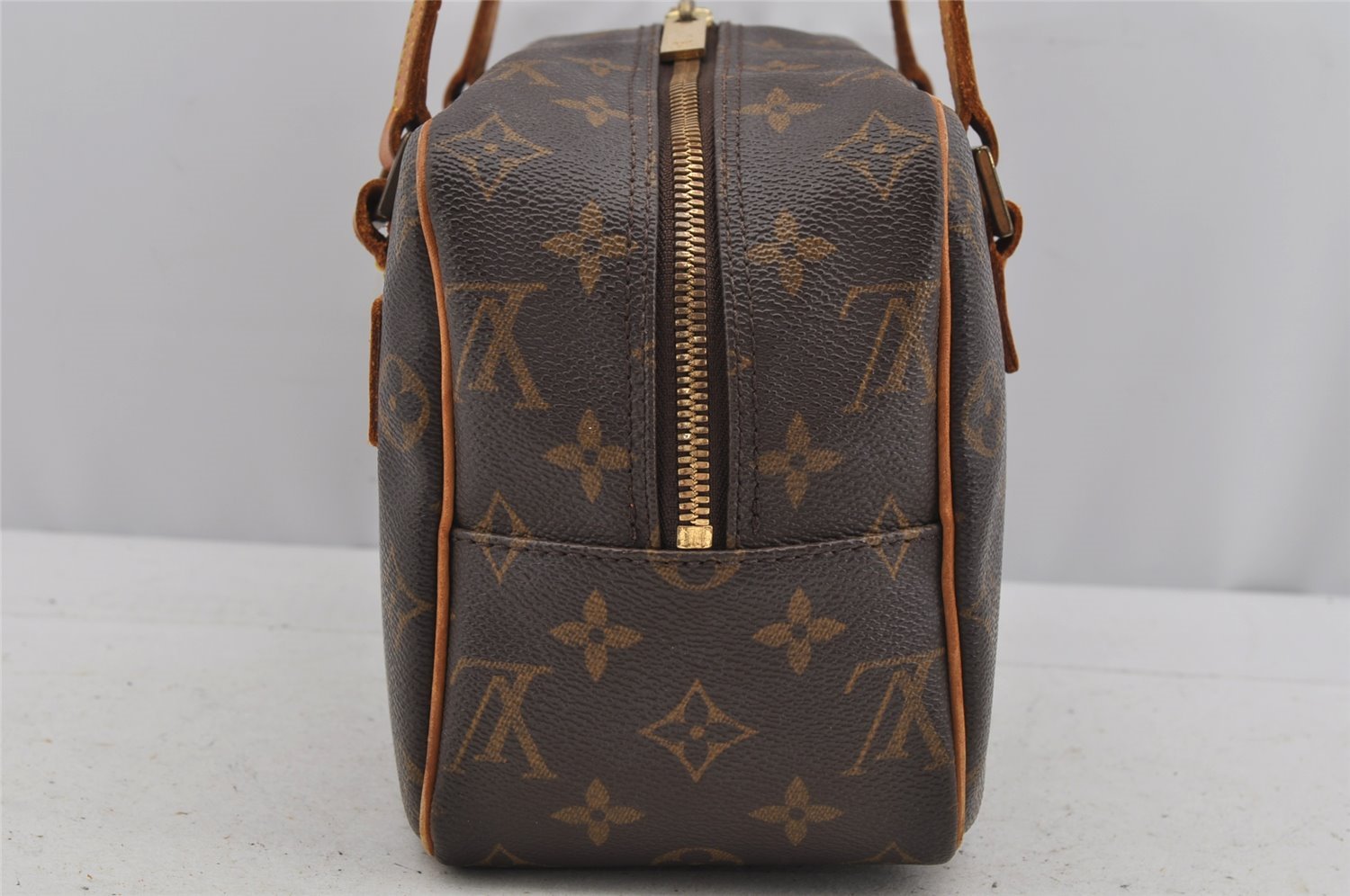 Authentic Louis Vuitton Monogram Cite MM Shoulder Bag M51182 LV Junk 4126J
