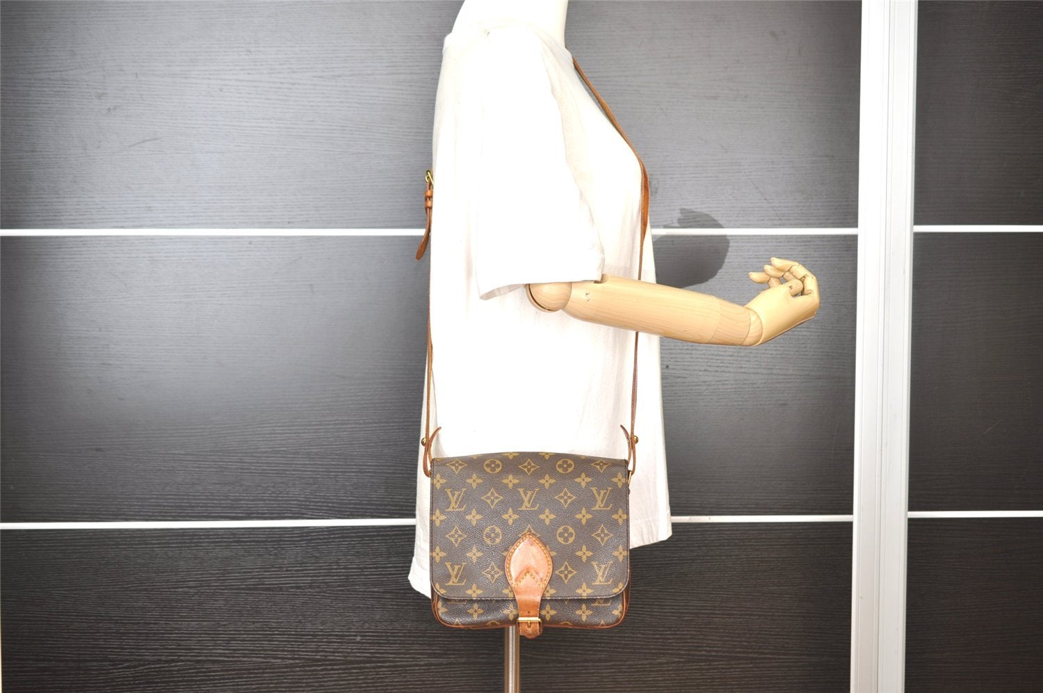 Authentic Louis Vuitton Monogram Cartouchiere MM M51253 Shoulder Cross Bag 4128I