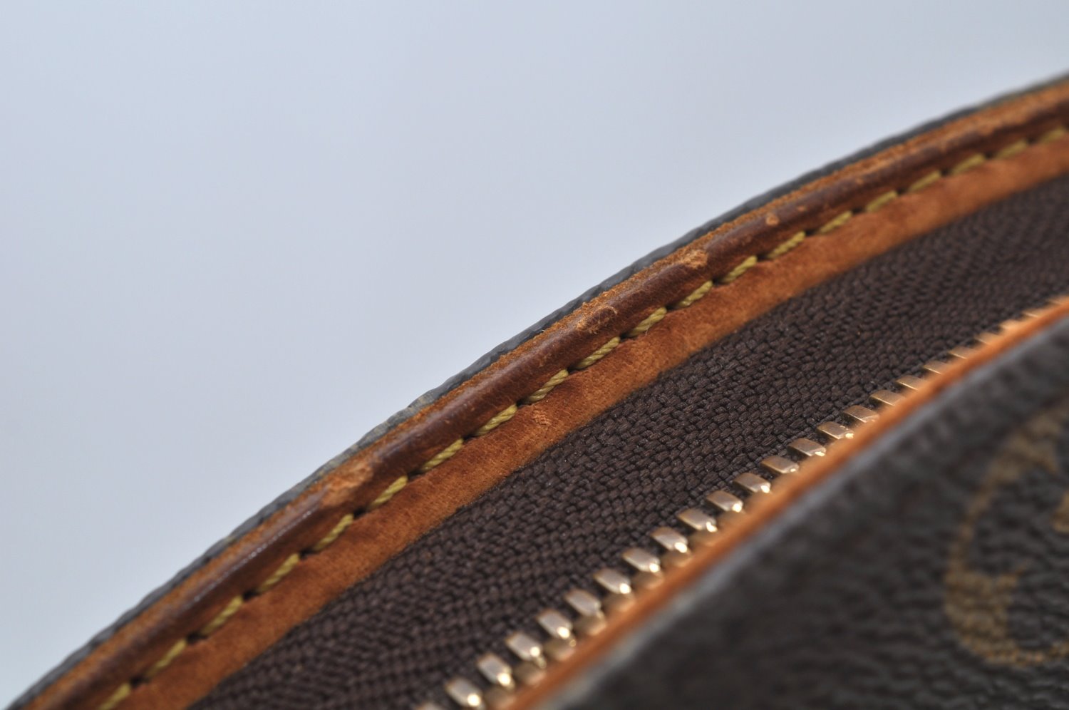 Authentic Louis Vuitton Monogram Ellipse Shopping Shoulder Bag M51128 LV 4129I