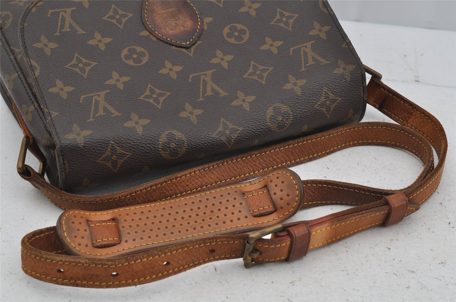 Authentic Louis Vuitton Monogram Saint Cloud GM M51242 Shoulder Cross Bag 4133J