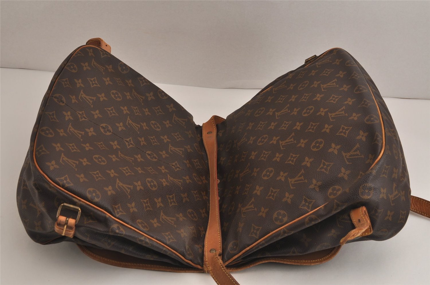 Authentic Louis Vuitton Monogram Saumur 35 Shoulder Cross Bag M42254 LV 4137J
