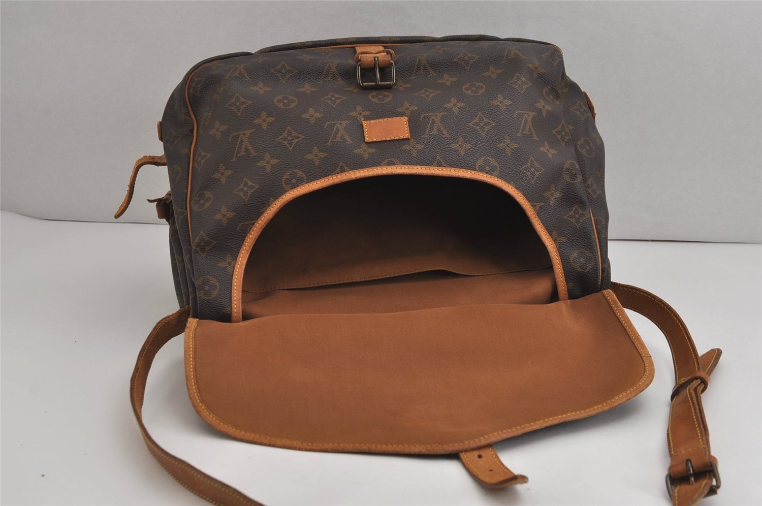 Authentic Louis Vuitton Monogram Saumur 35 Shoulder Cross Bag M42254 LV 4137J