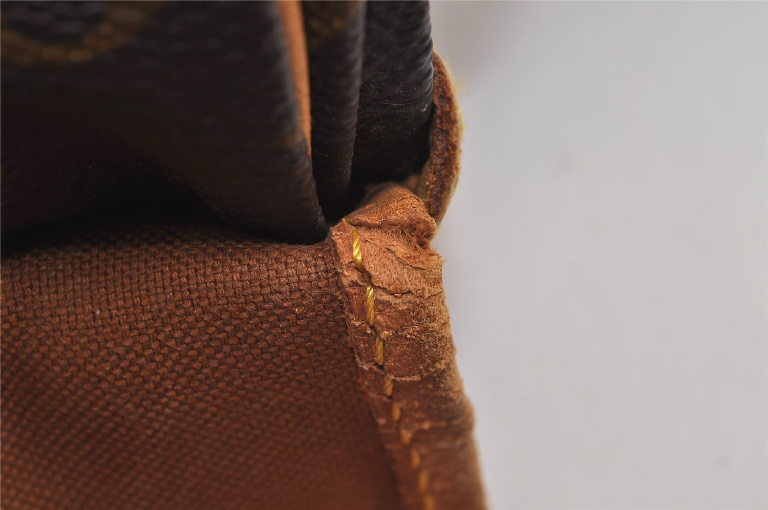 Authentic Louis Vuitton Monogram Saumur 35 Shoulder Cross Bag M42254 LV 4137J