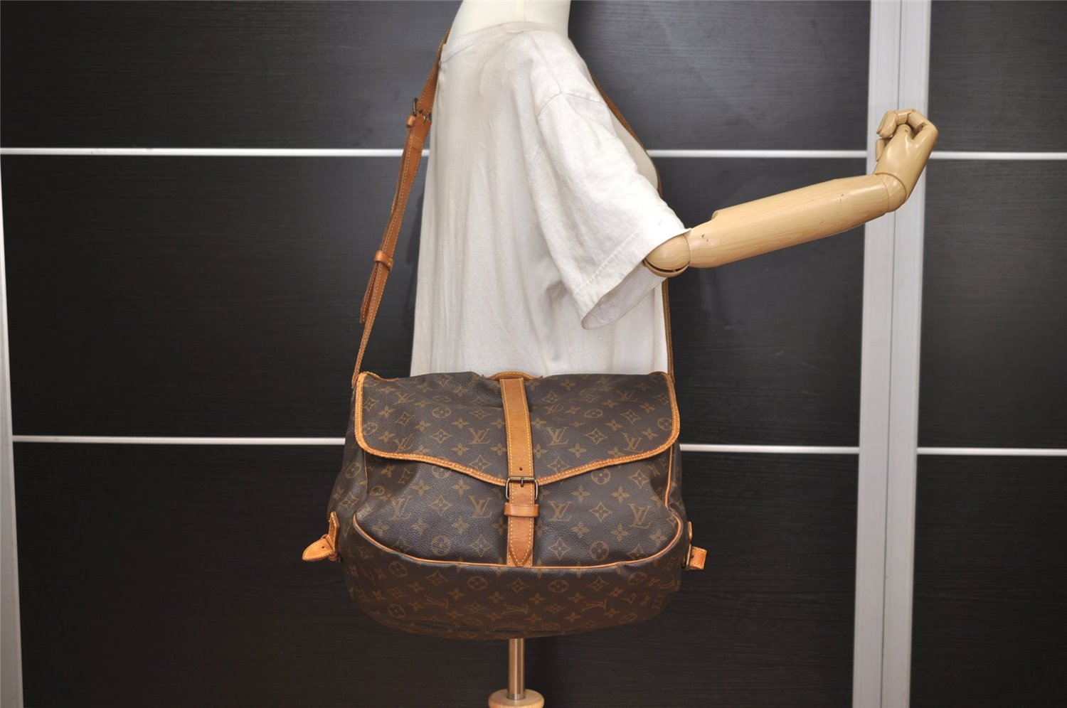 Authentic Louis Vuitton Monogram Saumur 35 Shoulder Cross Bag M42254 LV 4137J